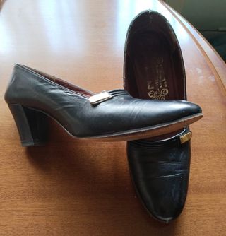 Zapatos negros piel tacón - España