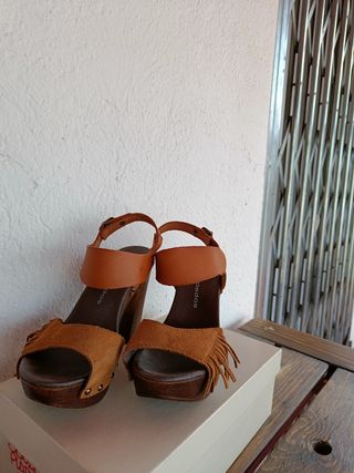 Sandalias plataforma marrón T.38