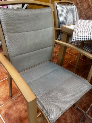 Mesa y 6 sillas exterior - beige