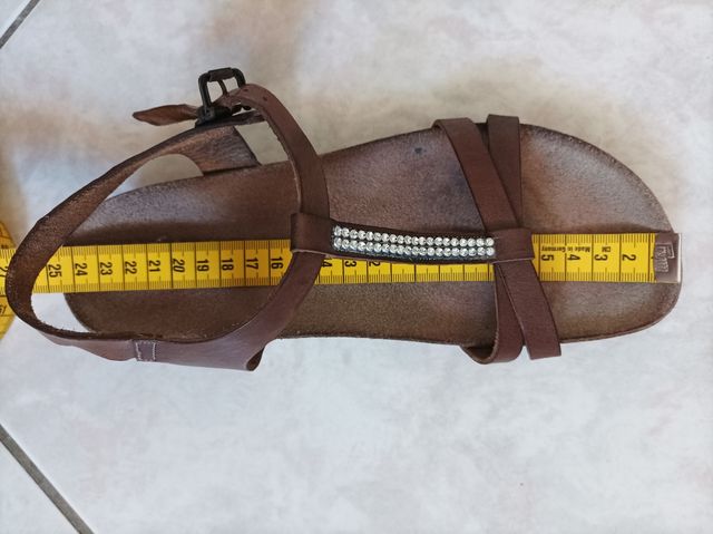 Sandali in pelle e strass