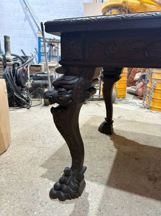 Muebles antiguos estilo gótico