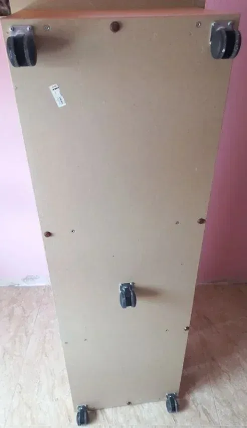 Mueble TV IKEA OPPLI con ruedas