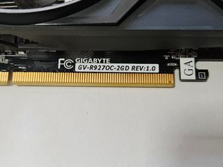 Tarjeta gráfica Gigabyte GV-R927OC-2GD con su caja