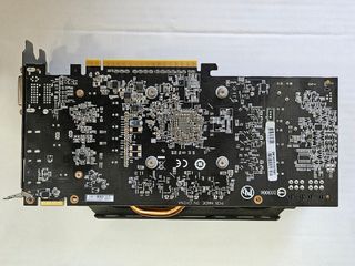 Tarjeta gráfica Gigabyte GV-R927OC-2GD con su caja