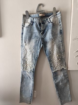 Vaqueros rotos con perlas - Talla L