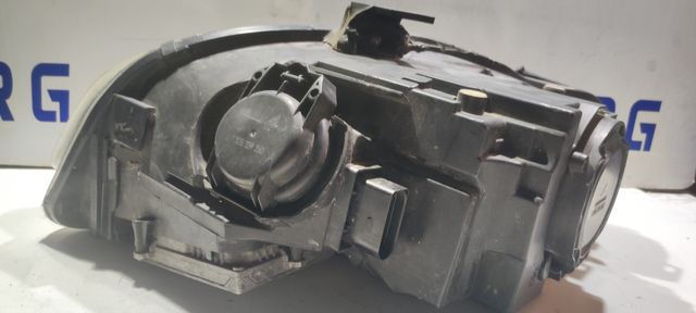 Faro Audi A4 Xenón derecho