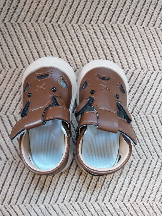 Sandalias niño verano marrón 22