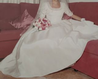 Vestido novia blanco crema