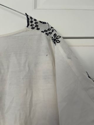 Blusa Zara blanca bordada
