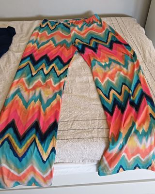 Conjunto blusa y pantalón multicolor