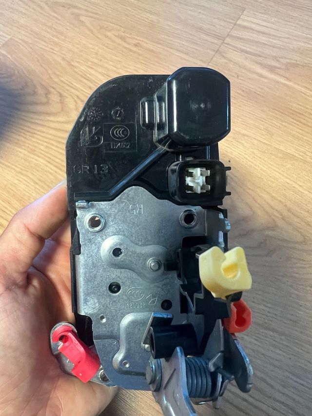 Cerradura puerta Chrysler izquierda