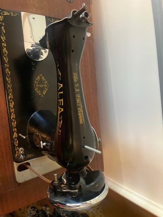 Máquina coser Alfa Antigua