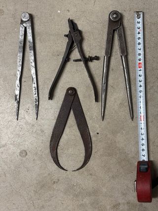 Juego compases antiguos y triscador