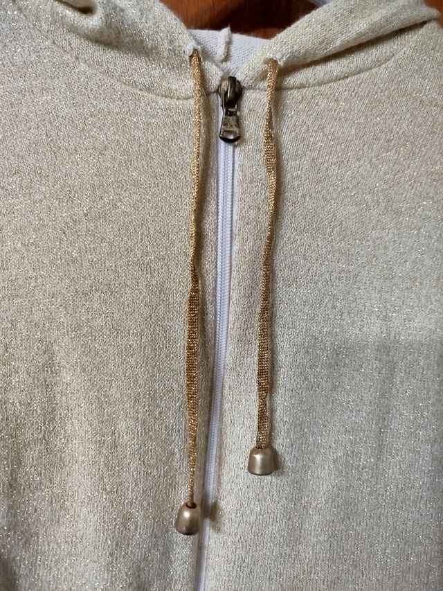 ¡REBAJA! Chaqueta con capucha