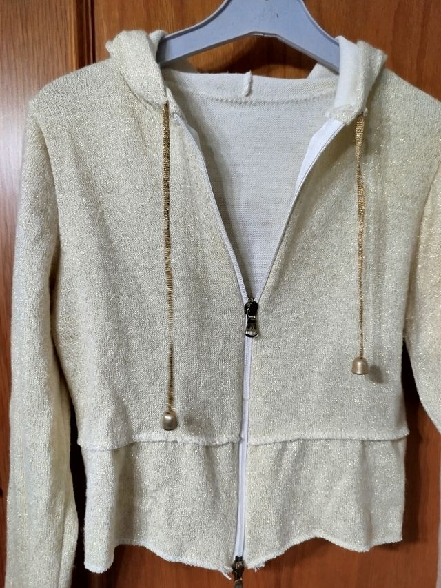 ¡REBAJA! Chaqueta con capucha