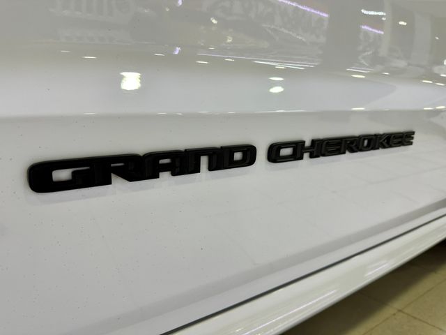 Jeep GRAND CHEROKEE SRT 6.4 V8 Hemi 468cv