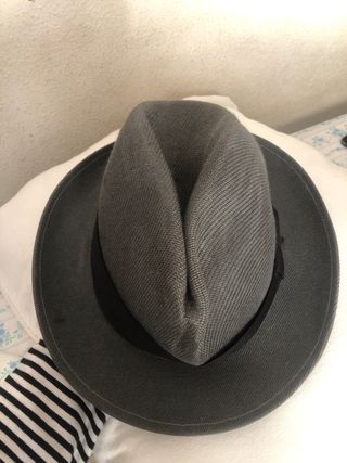 Sombrero gris verano