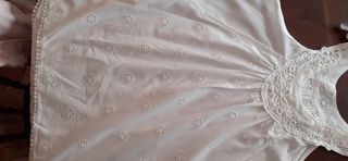 Blusa blanca bordada talla M