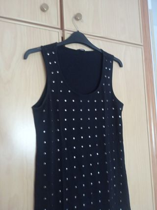 Camiseta negra Tezenis con tachuelas