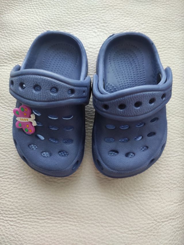 Zapatos bebé: zapatillas Minnie + zuecos pack