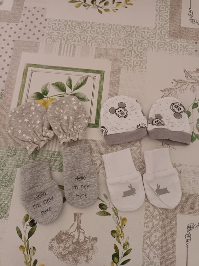 Gorros y manoplas bebé