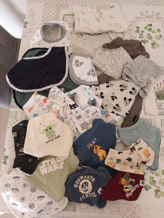 Baberos bebé - Disney, Star Wars...