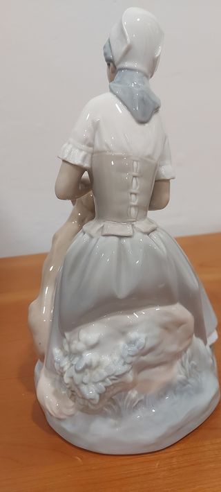 NAO LLADRÓ Dama con perro