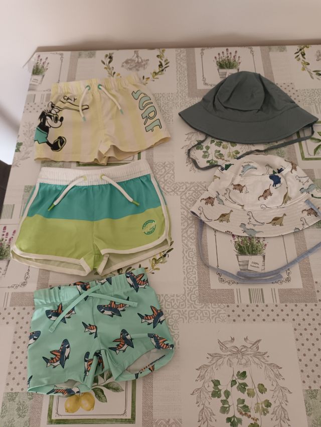 Bañadores niño + Gorras HM (86/92)