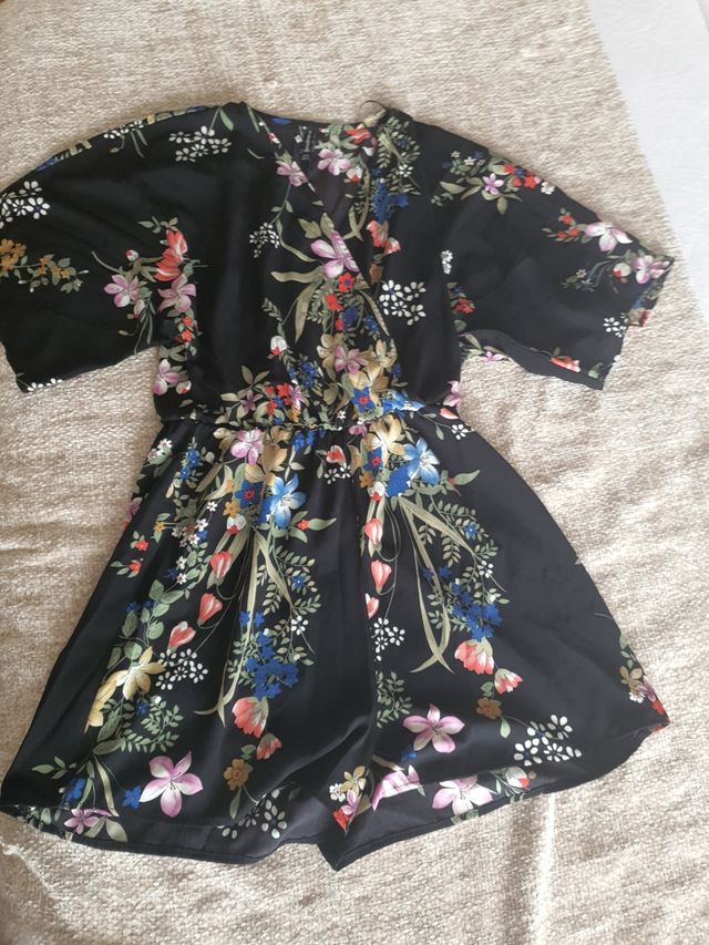 Mono corto floral negro