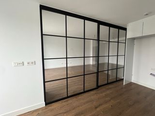 Puerta corredera cristal negro