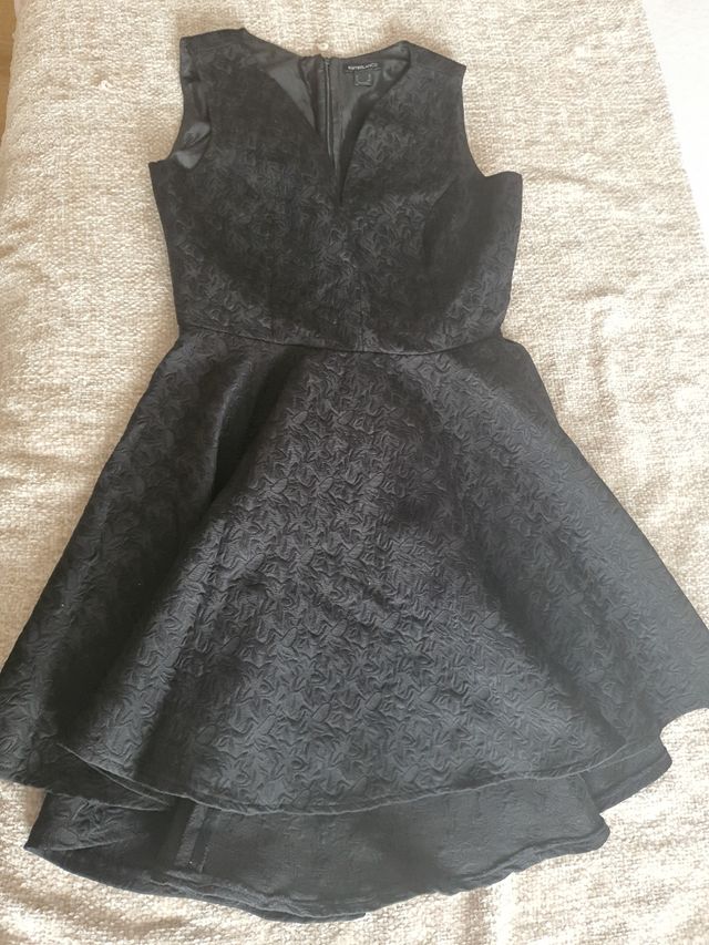 Vestido negro de encaje