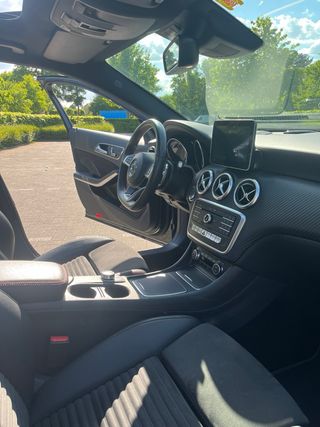 Mercedes Clase A 250 | 4MATIC | Techo solar |