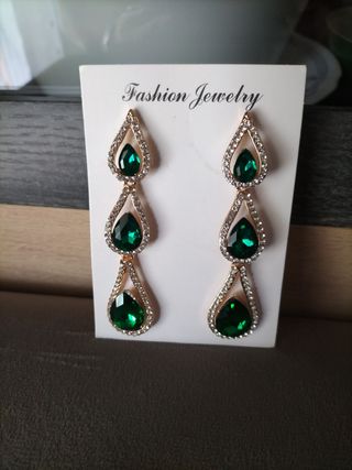Pendientes fiesta dorados y verdes.8cm largo