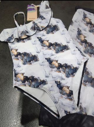 Costume da bagno bimba + pareo 6-8 anni