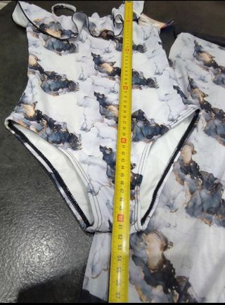 Costume da bagno bimba + pareo 6-8 anni