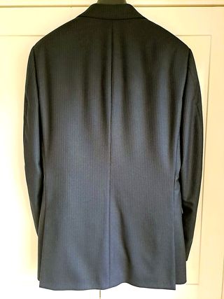 TRAJE, CAMISA Y CORBATA