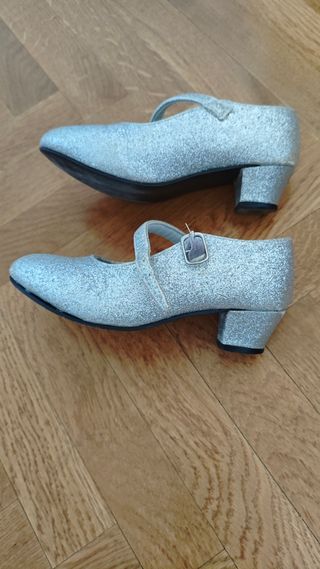 Zapatos niña tacón plata glitter 31