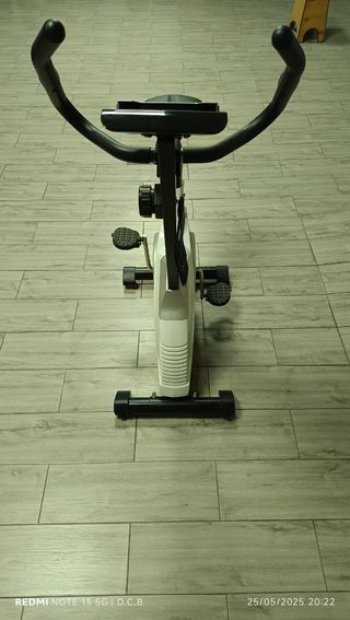 Bicicleta estática BH ZT100