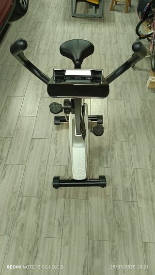 Bicicleta estática BH ZT100