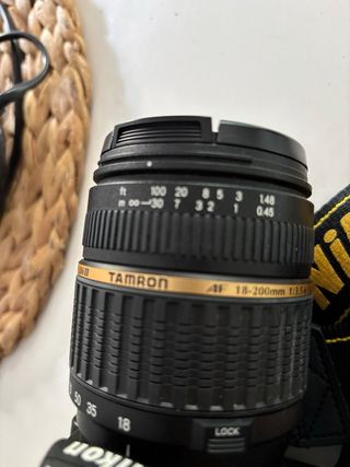 Cámara Nikon D40x + objetivo Tamron