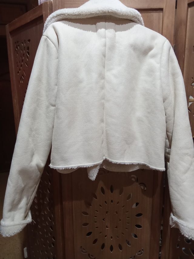 Chaqueta Stradivarius beige - Talla M