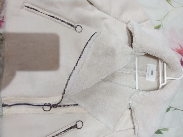 Chaqueta Stradivarius beige - Talla M