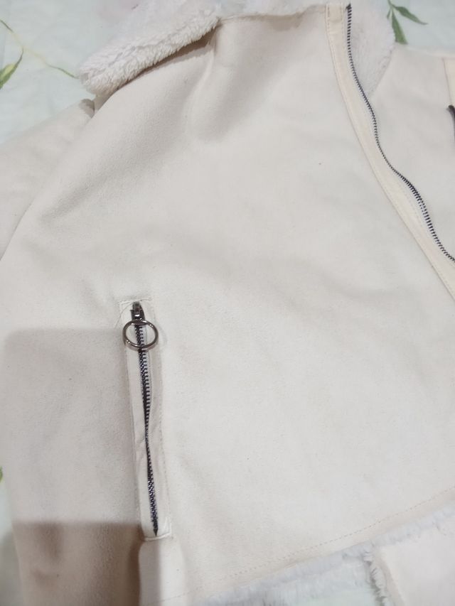 Chaqueta Stradivarius beige - Talla M