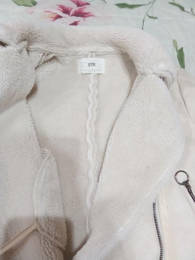Chaqueta Stradivarius beige - Talla M