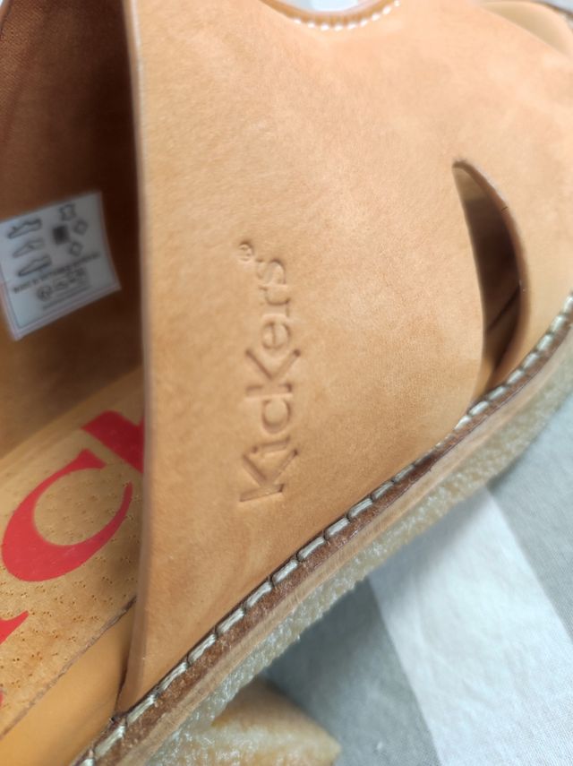 Zuecos Kickers marrones, talla 36
