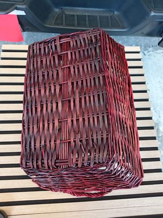 Cesto rettangolare in vimini rosso