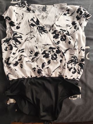 Body floral blanco y negro - Talla XL