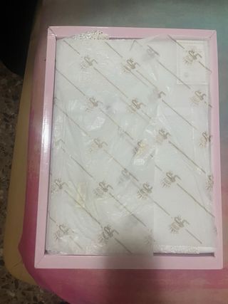 ¡REBAJA! Juego de cama matrimonio bordado