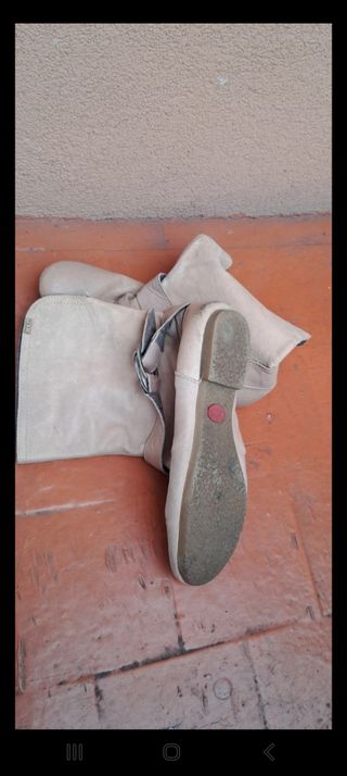 Botines beige mujer