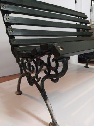 Banco jardín infantil - Madera y metal